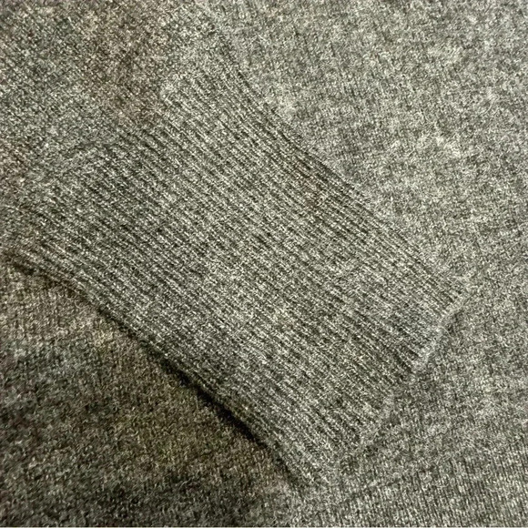 Halogen Women’s 100% Cashmere VNeck Long Sleeve Sweater Dark Gray Size Small - Picture 8 of 8